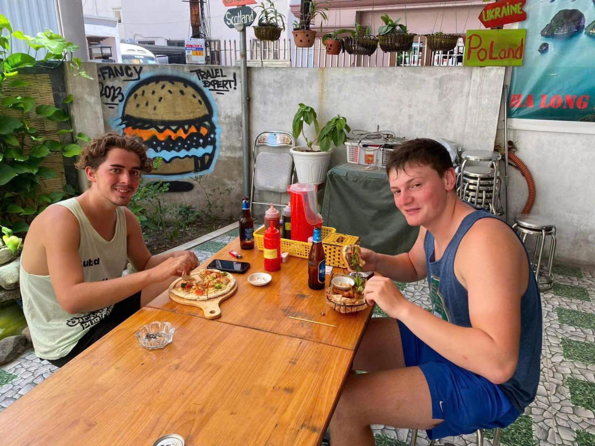 Ha Long Fancy Hostel With Vegetarian And Vegan Restaurant 외부 사진